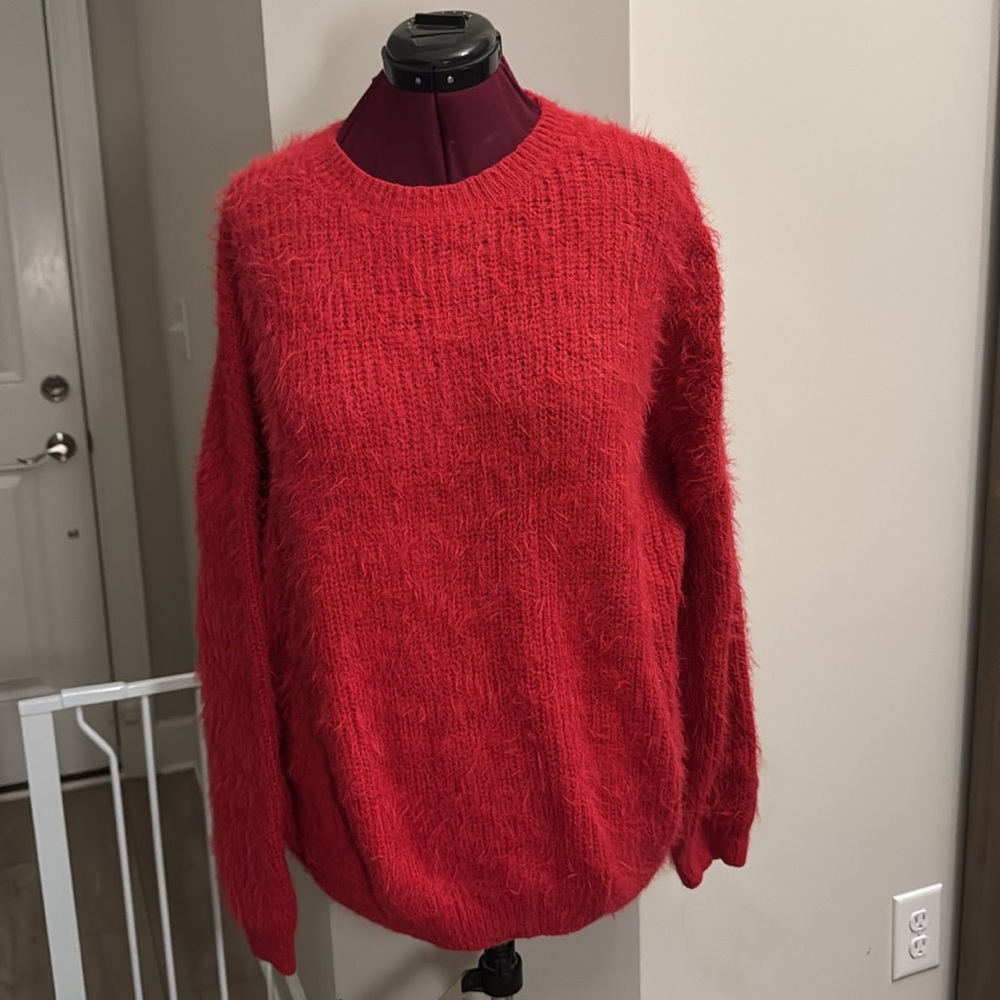 &‎ Merci Women's Bubblegum Red Fuzzy Eyelash Pullover Sweater Sz L Soft Cozy